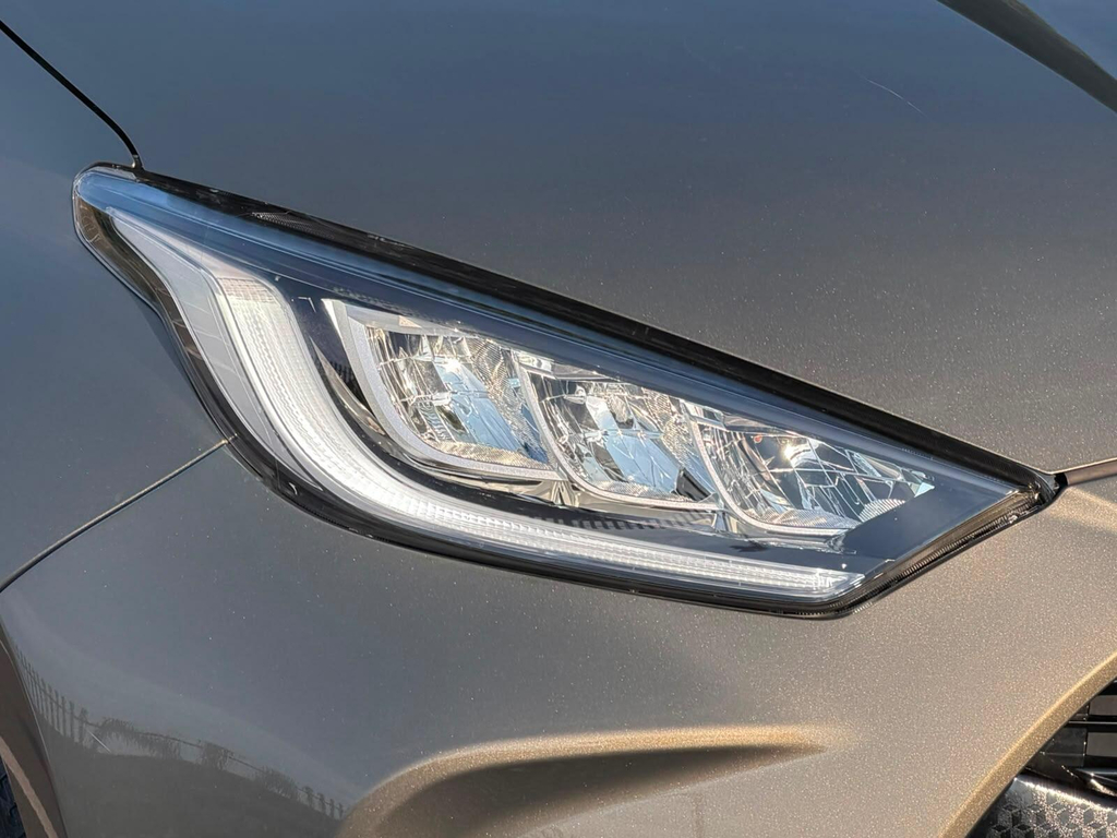 Toyota Yaris 1.5 Hybrid Icon Cvt White #64