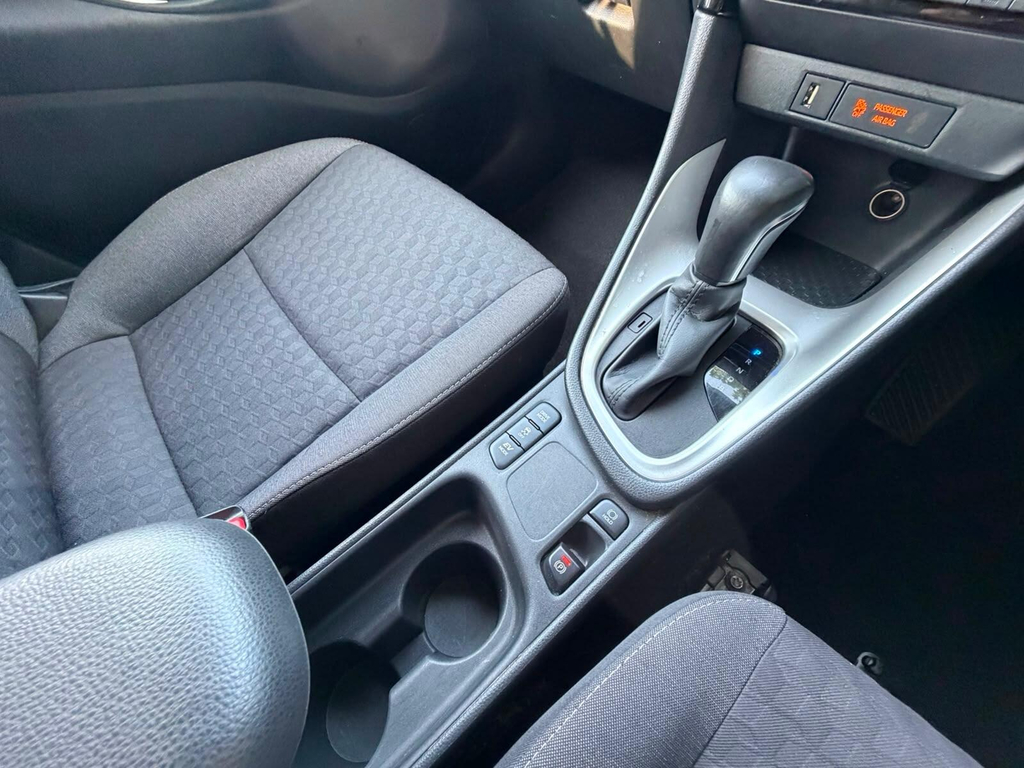 Toyota Yaris 1.5 Hybrid Icon Cvt White #16