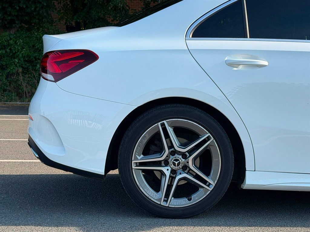 Mercedes-Benz A Class 1.5 A180d Sport 7G-dct Euro 6 S S White #37