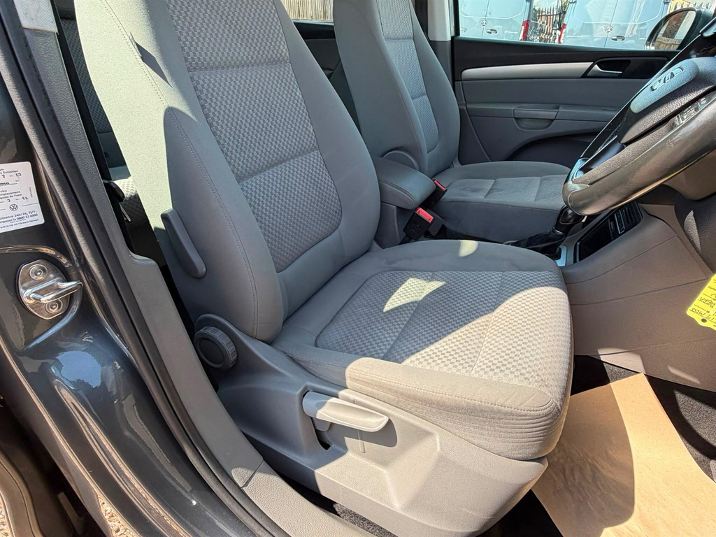Seat Alhambra Red #19