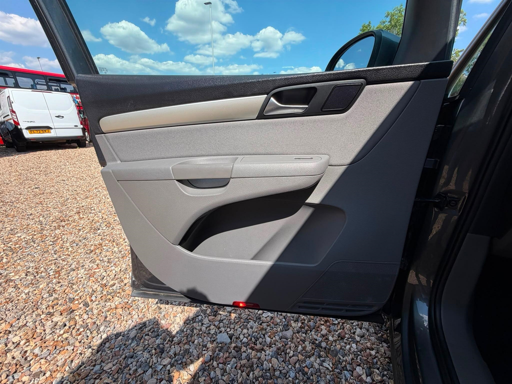 Seat Alhambra Red #39