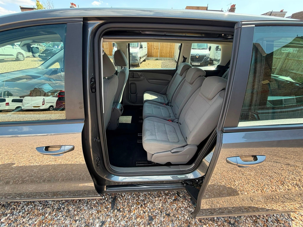 Seat Alhambra Red #28