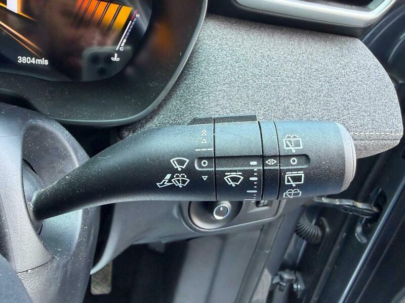 MG ZS 1.5 Hybrid Trophy Black #36