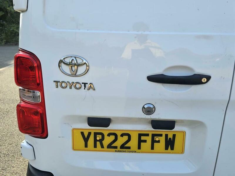 Toyota PROACE 1.5D Active Medium Panel Van Mwb Euro 6 6Dr  #21