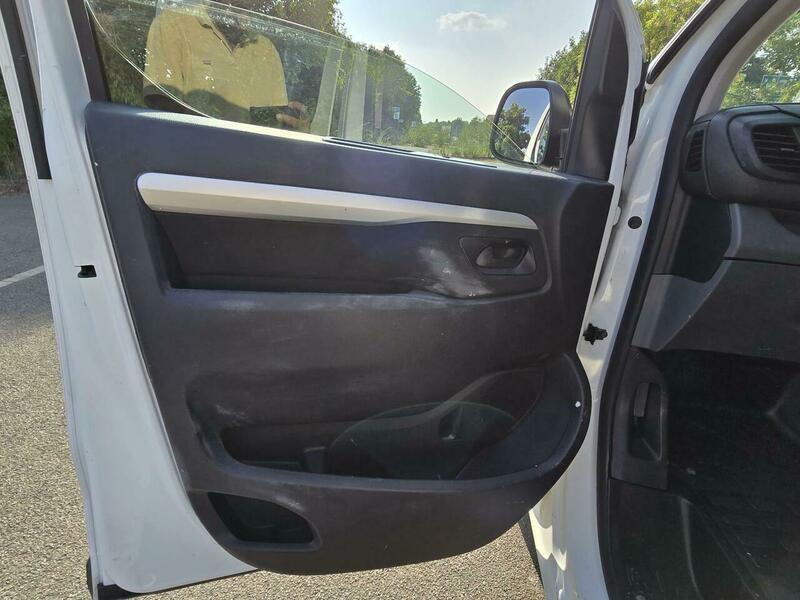 Vauxhall Vivaro 2900 1.5D 100Ps Dynamic H1 Van White #60