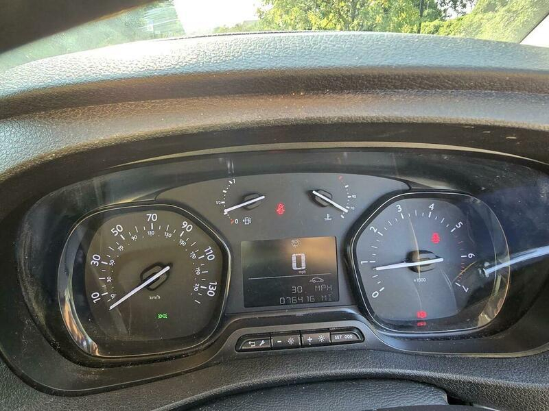 Vauxhall Vivaro 2900 1.5D 100Ps Dynamic H1 Van White #38