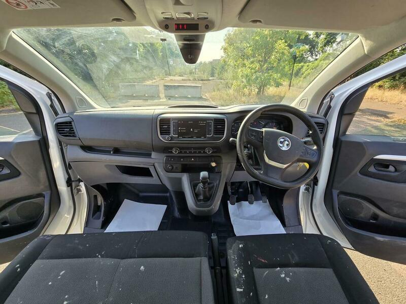 Vauxhall Vivaro 2900 1.5D 100Ps Dynamic H1 Van White #34