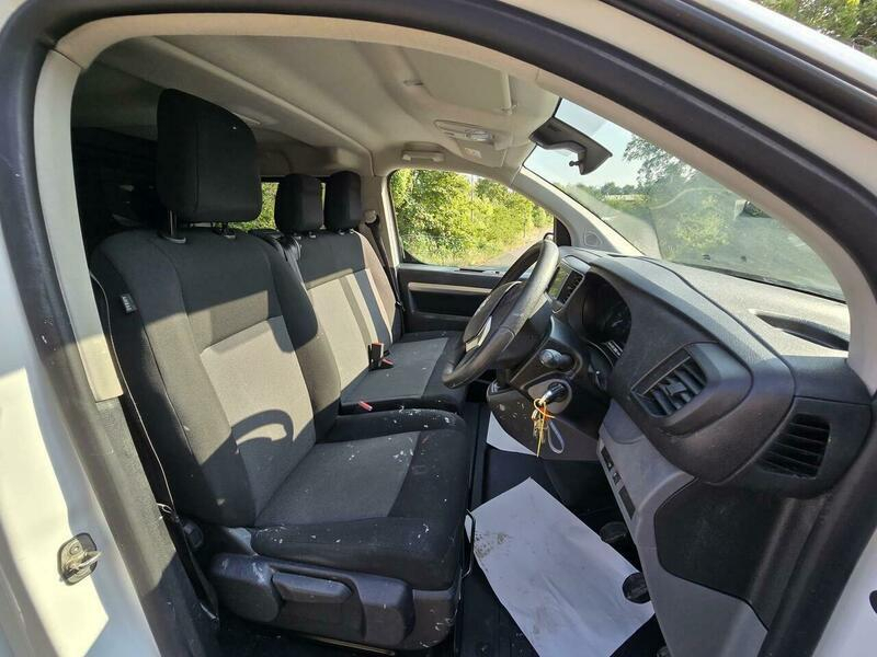 Vauxhall Vivaro 2900 1.5D 100Ps Dynamic H1 Van White #21