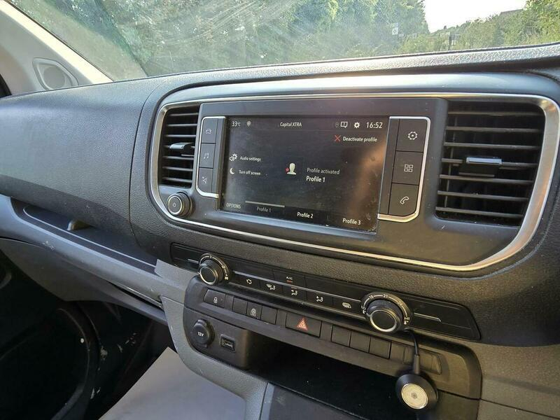 Vauxhall Vivaro 2900 1.5D 100Ps Dynamic H1 Van White #40