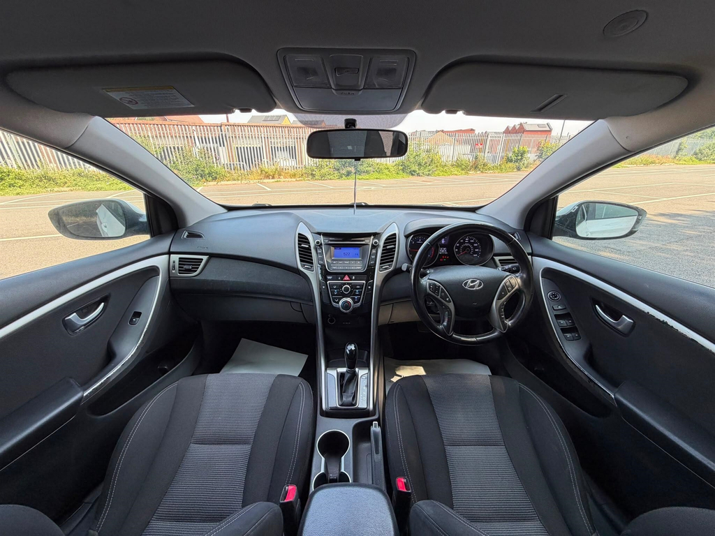 Hyundai I30 1.6 Crdi Active Euro 5 White #2