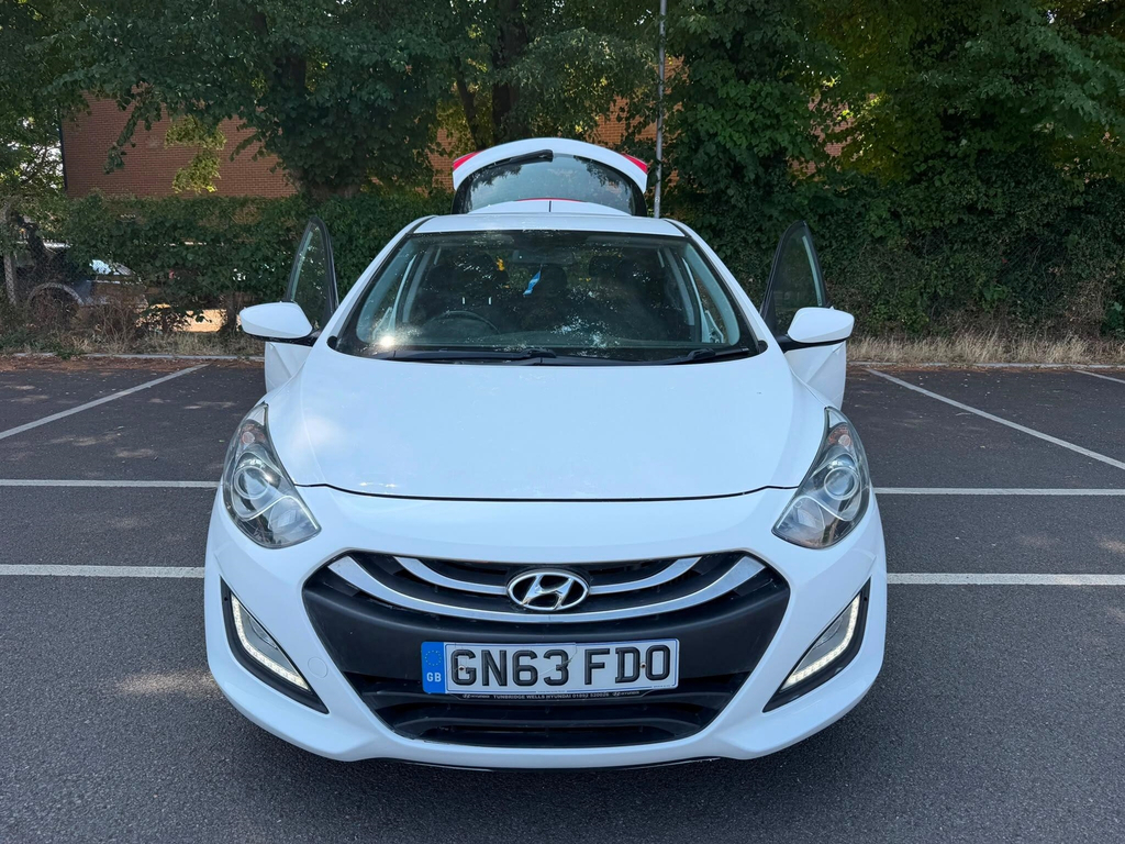 Hyundai I30 1.6 Crdi Active Euro 5 White #6