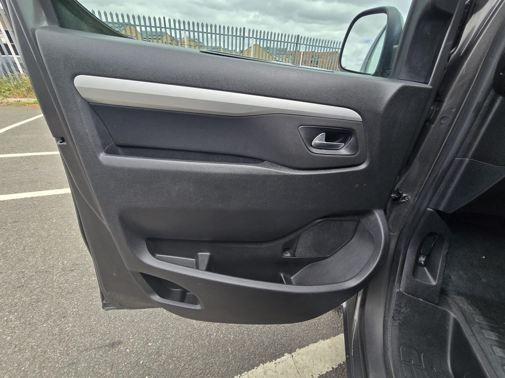 Toyota Verso Proace Verso Shuttle L1 D-4d White #63