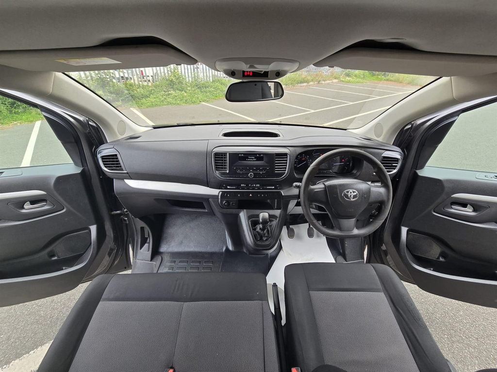 Toyota Verso 1.5D Shuttle Medium Mpv Mwb Euro 6 Ss 9 Se  #4