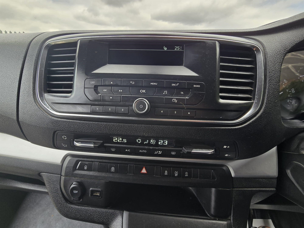 Toyota Verso Proace Verso Shuttle L1 D-4d White #44