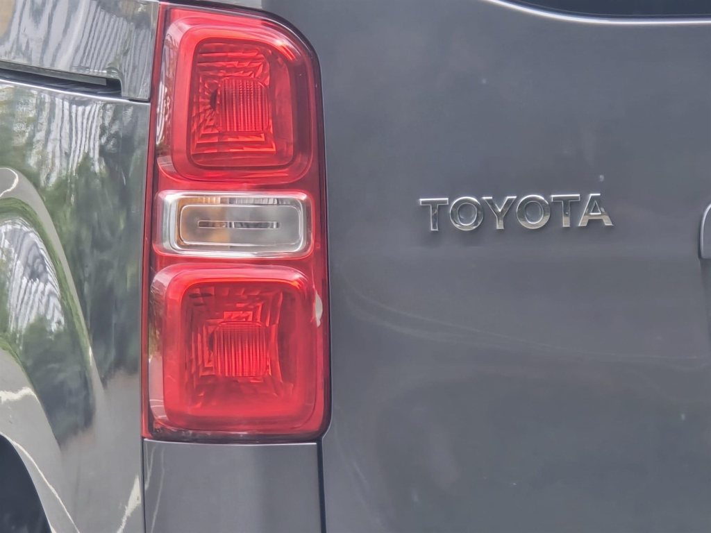 Toyota Verso Proace Verso Shuttle L1 D-4d White #67