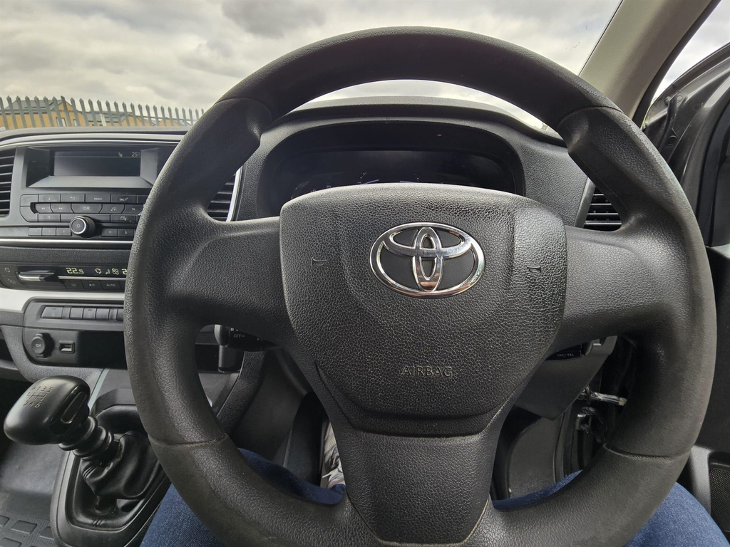 Toyota Verso Proace Verso Shuttle L1 D-4d White #46