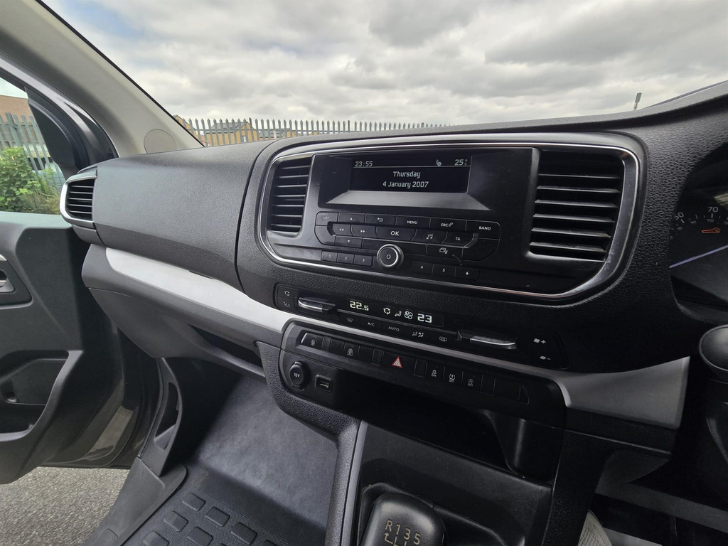 Toyota Verso Proace Verso Shuttle L1 D-4d White #37