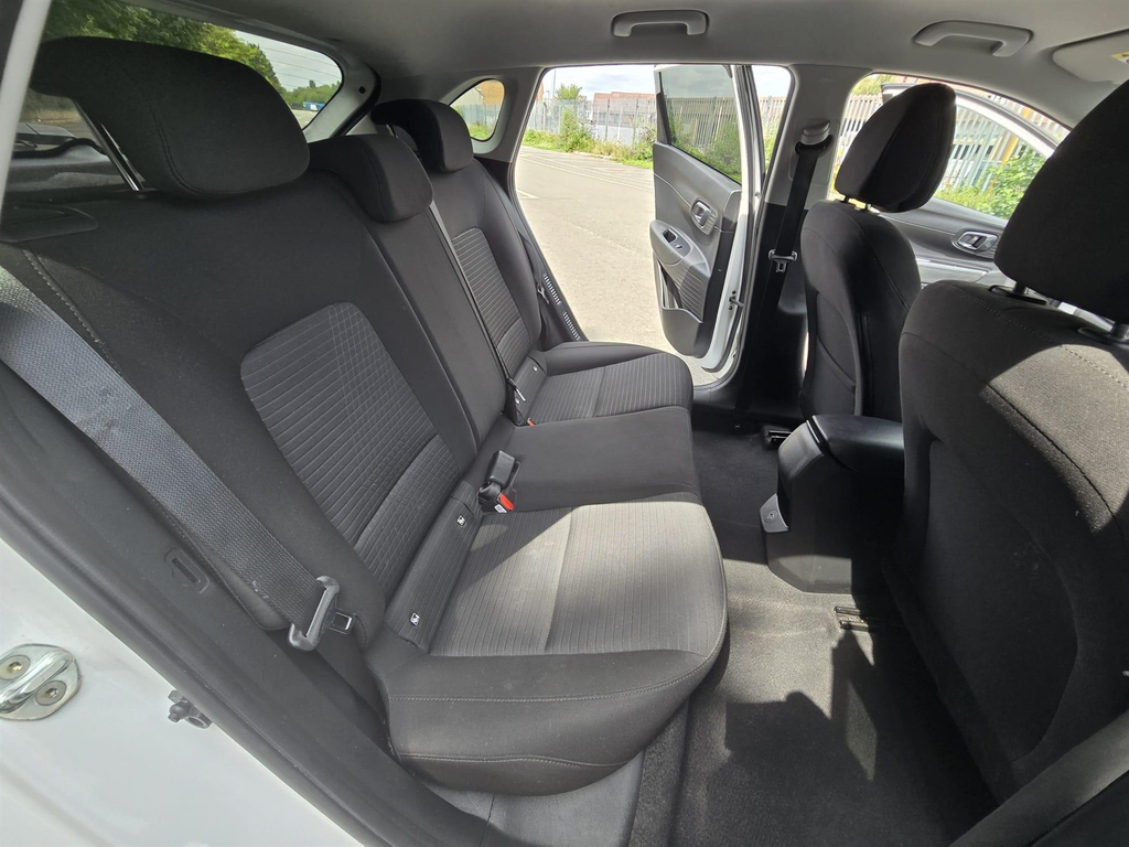 Hyundai I20 Se Connect Red #28