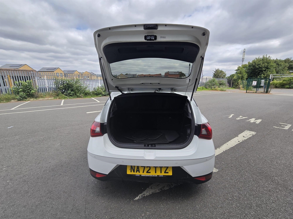 Hyundai I20 Se Connect Red #81