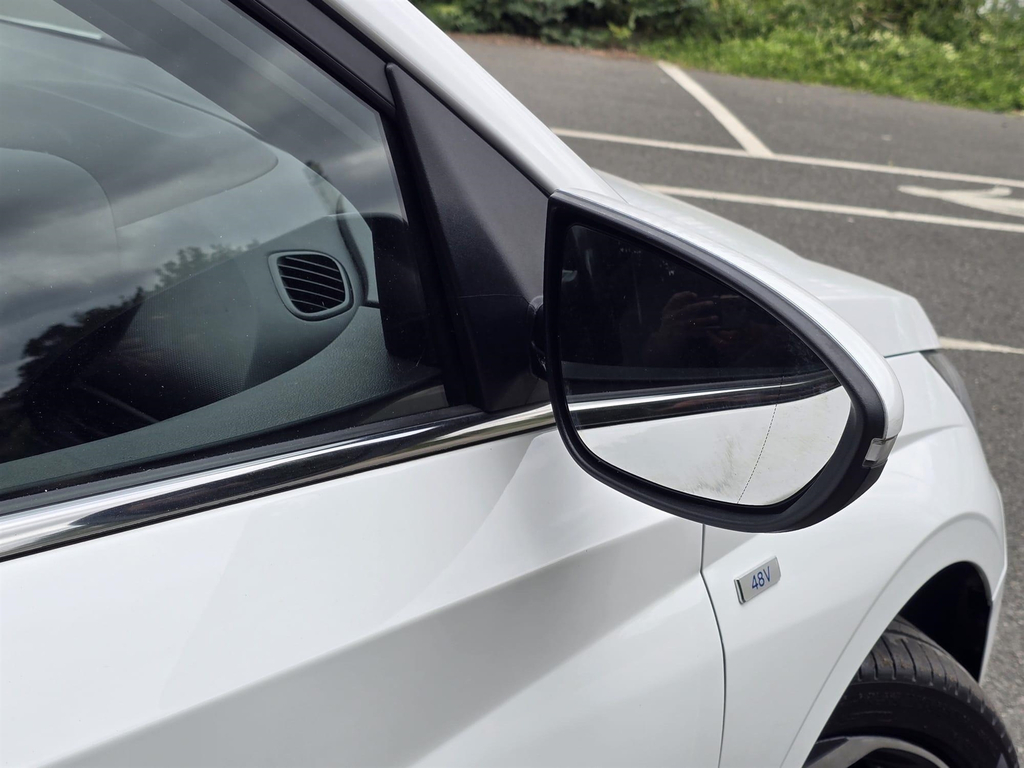 Hyundai I20 Se Connect Red #58