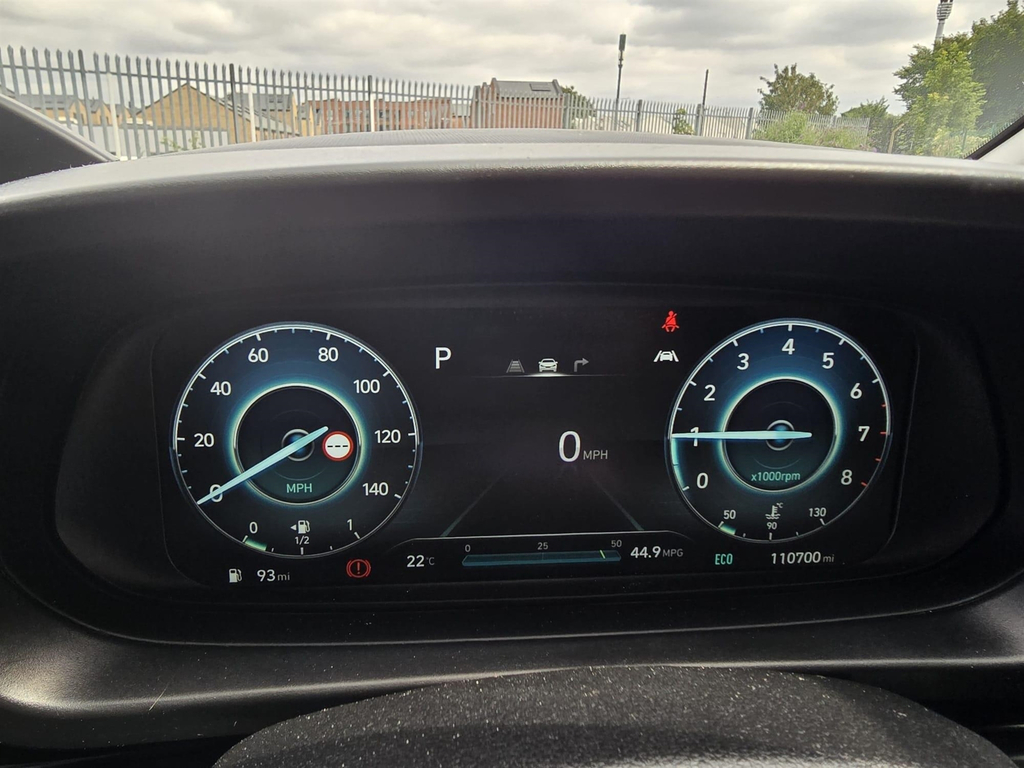 Hyundai I20 Se Connect Red #56