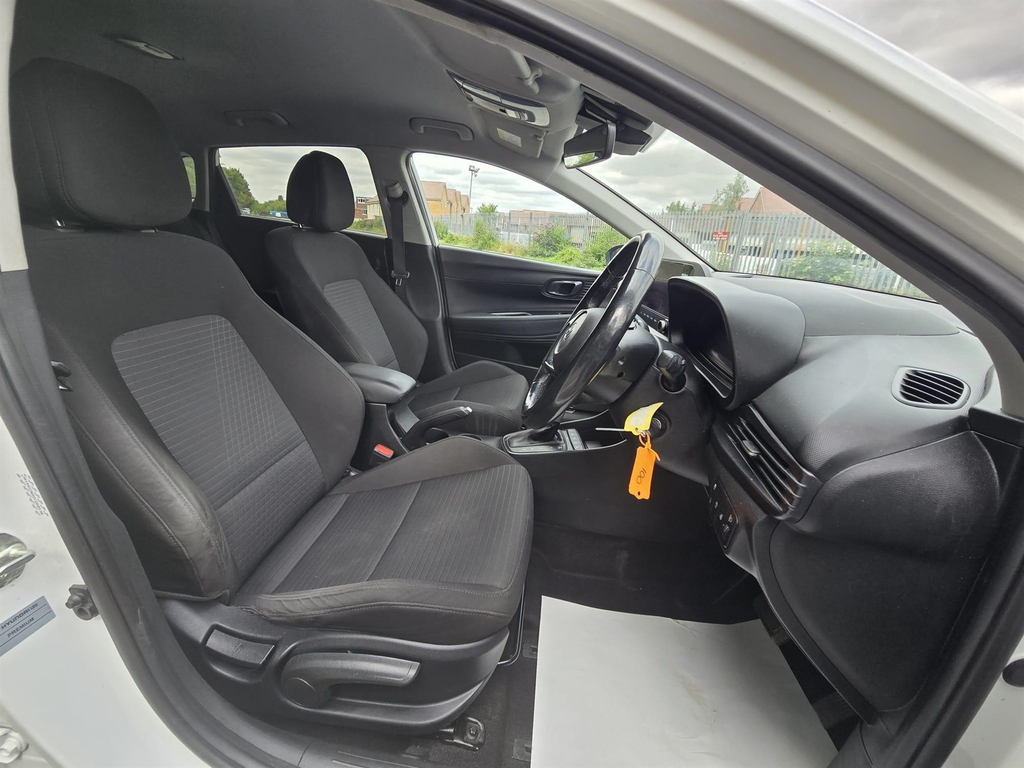 Hyundai I20 Se Connect Red #25