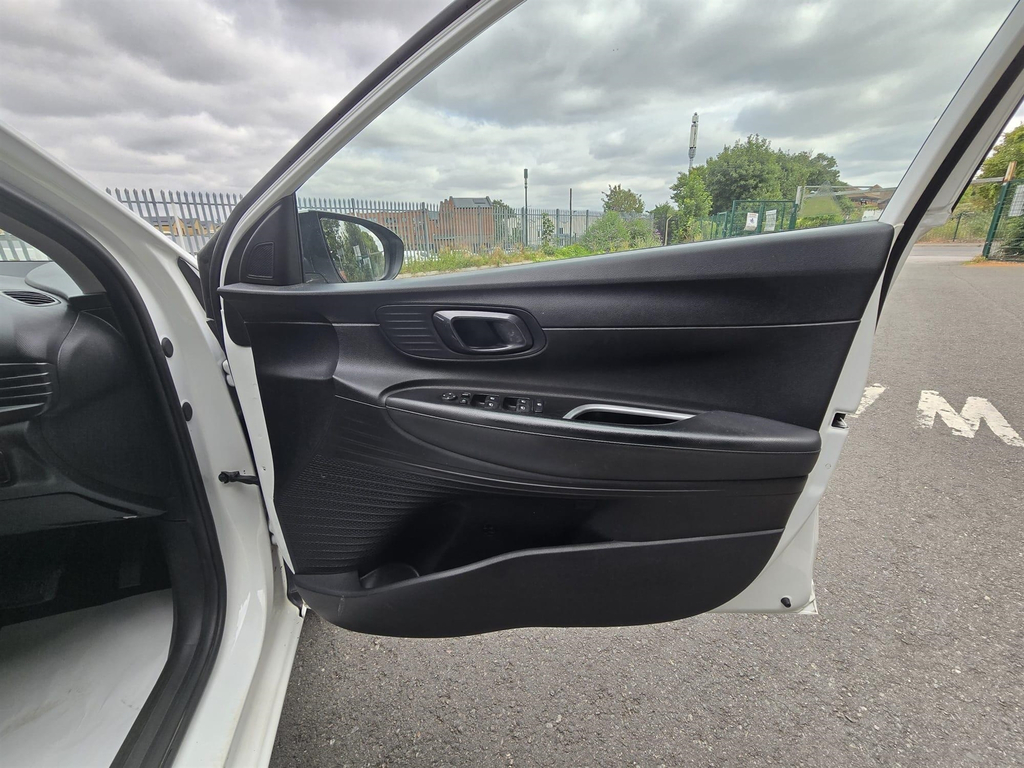 Hyundai I20 Se Connect Red #48