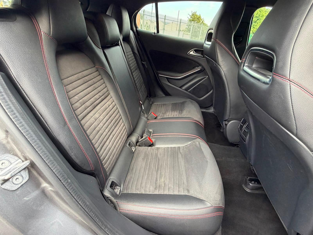 Mercedes-Benz GLA Class Gla 180 Amg Line Edition Black #25