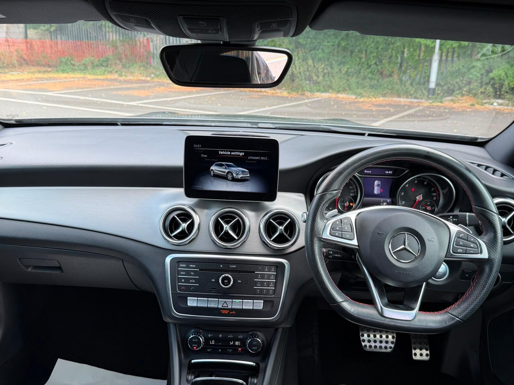 Mercedes-Benz GLA Class Gla 180 Amg Line Edition Black #18