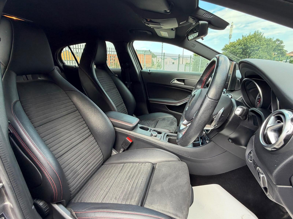 Mercedes-Benz GLA Class Gla 180 Amg Line Edition Black #22