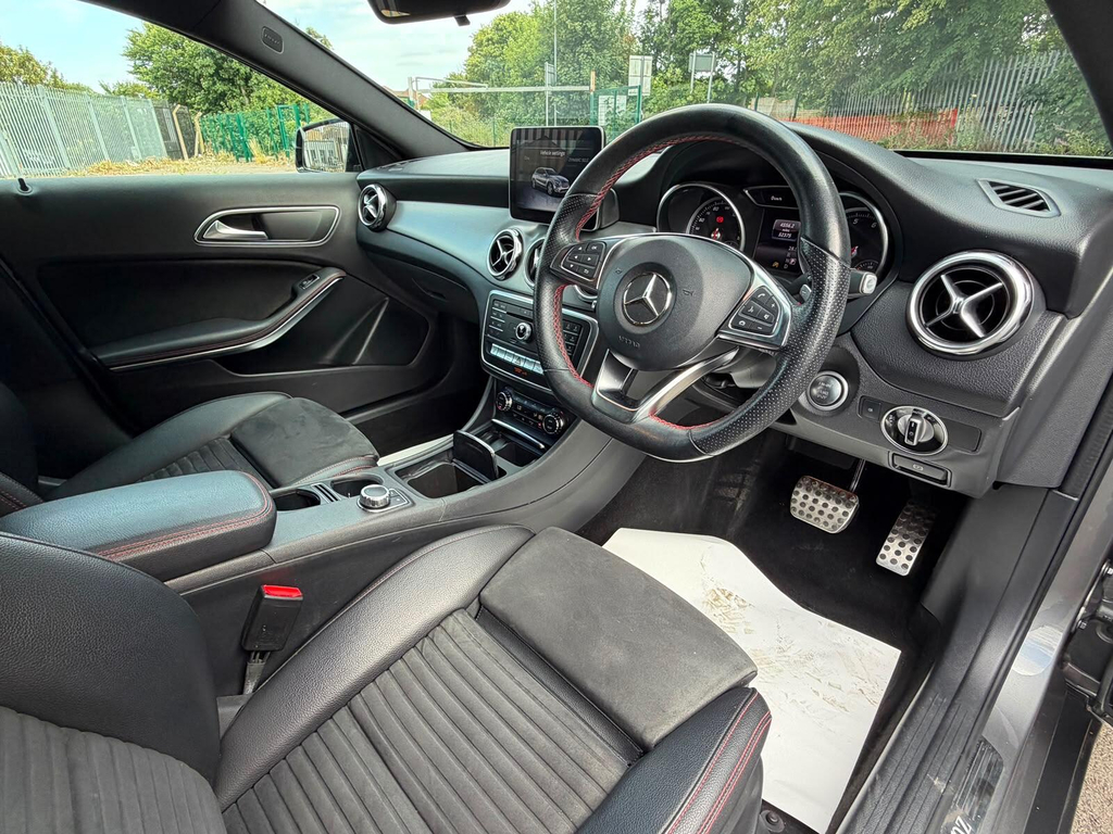 Mercedes-Benz GLA Class Gla 180 Amg Line Edition Black #20