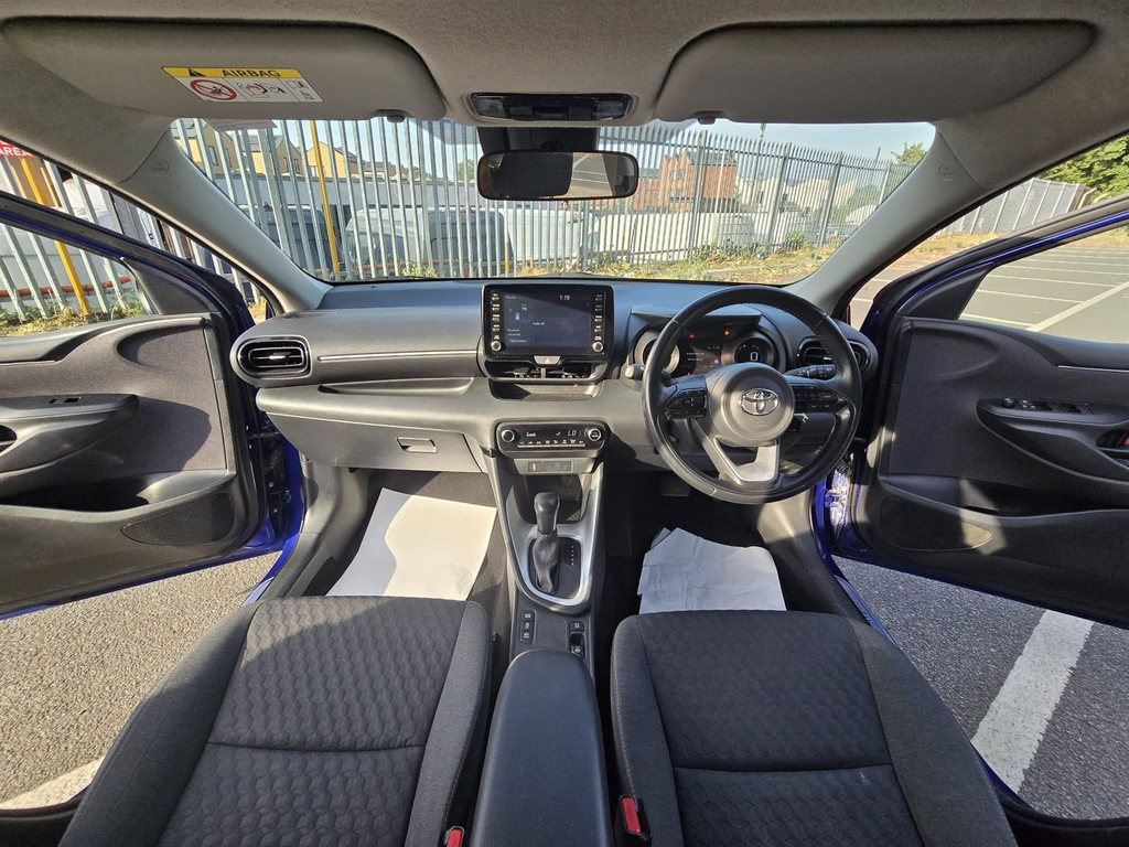 Toyota Yaris 1.5 Vvt-h Design E-cvt Euro 6 Ss  #3