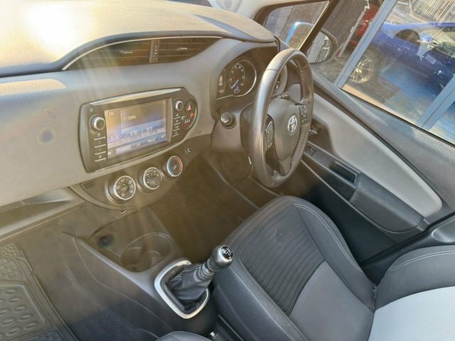 Toyota Yaris Vvt-i Icon Tech Hatchback NA18FSY Blue #3