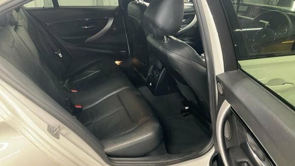 BMW 3 Series 316D Se Black #10