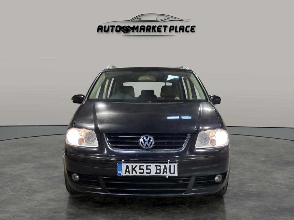 Volkswagen Touran Sport Black #2