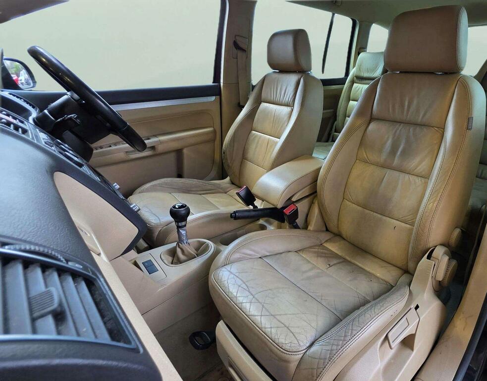 Volkswagen Touran 1.6 S Fsi 7 Str 114 Bhp Silver #35