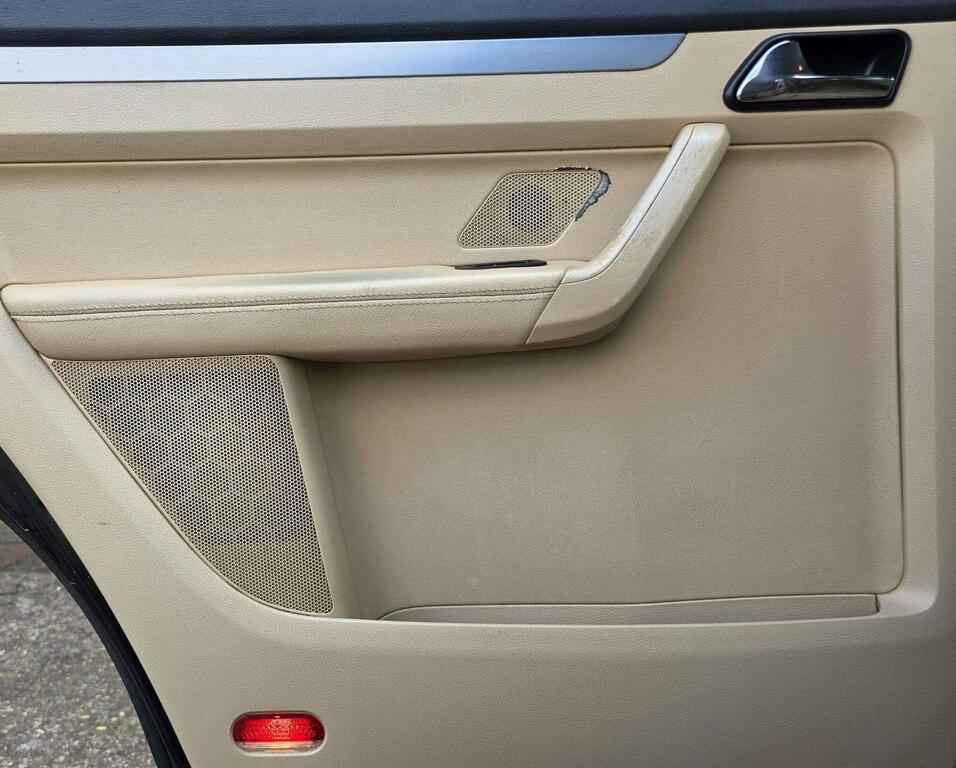 Volkswagen Touran 1.6 S Fsi 7 Str 114 Bhp Silver #24