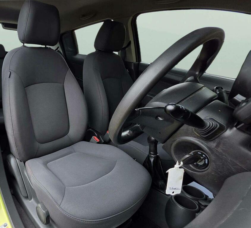 Chevrolet Spark Plus Blue #17