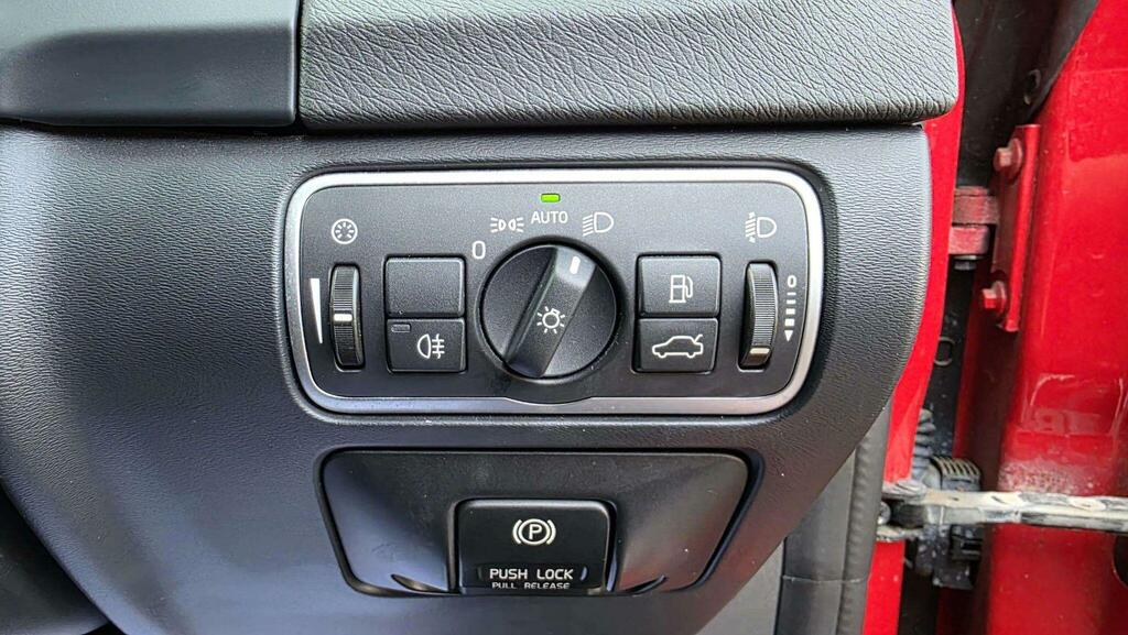 Volvo V60 V60 Se Lux Nav D5 Gold #24
