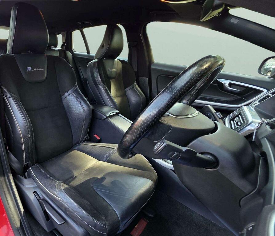 Volvo V60 V60 Se Lux Nav D5 Gold #19