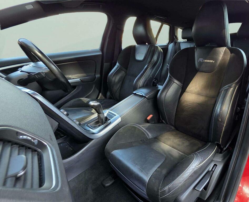 Volvo V60 V60 Se Lux Nav D5 Gold #47