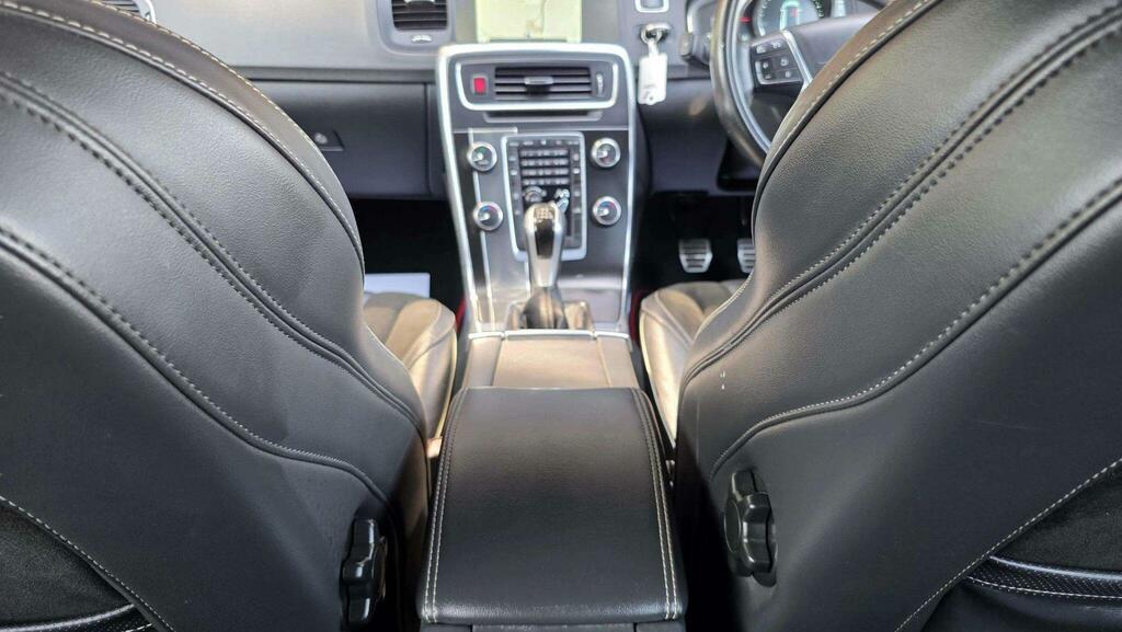 Volvo V60 V60 Se Lux Nav D5 Gold #49