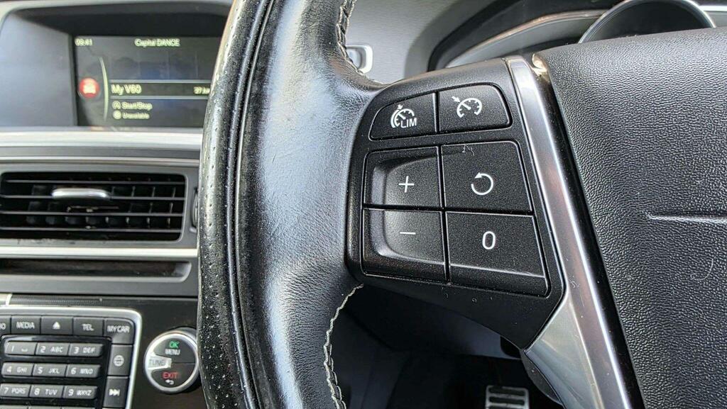 Volvo V60 V60 Se Lux Nav D5 Gold #28