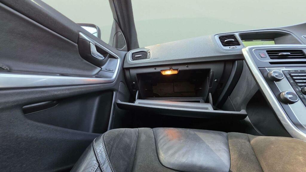 Volvo V60 V60 Se Lux Nav D5 Gold #16