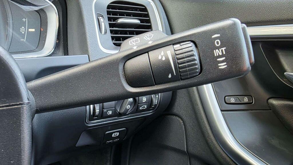 Volvo V60 V60 Se Lux Nav D5 Gold #27