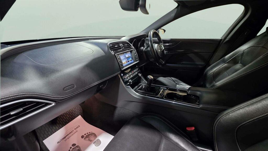 Jaguar XE Xe R-sport D Blue #35