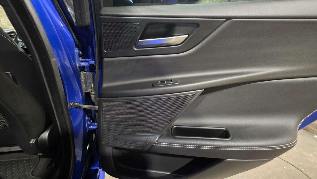Jaguar XE Xe R-sport D Blue #26