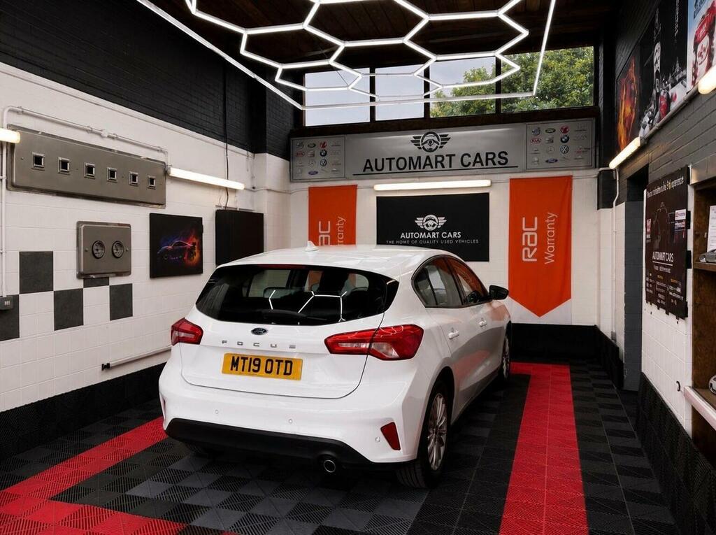 Ford Focus Hatchback 1.5 Ecoblue Titanium Euro 6 Ss 2 MT19OTD White #6