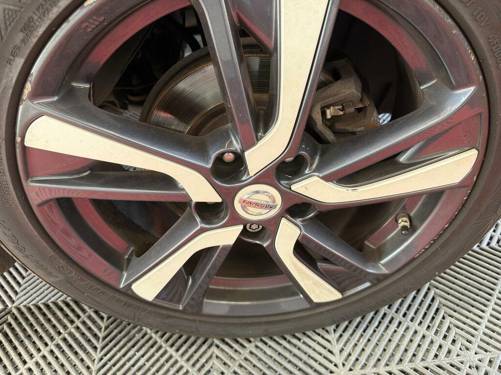 Nissan Juke Red #19
