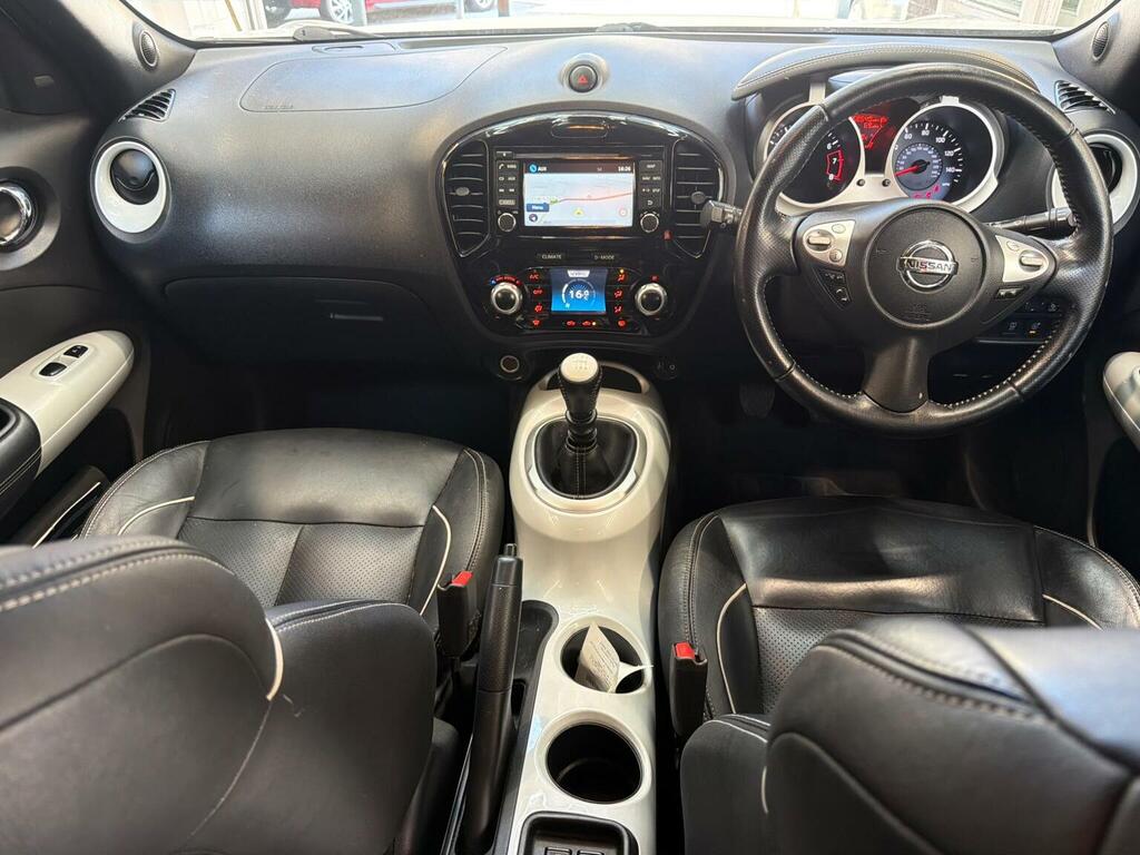 Nissan Juke Red #15